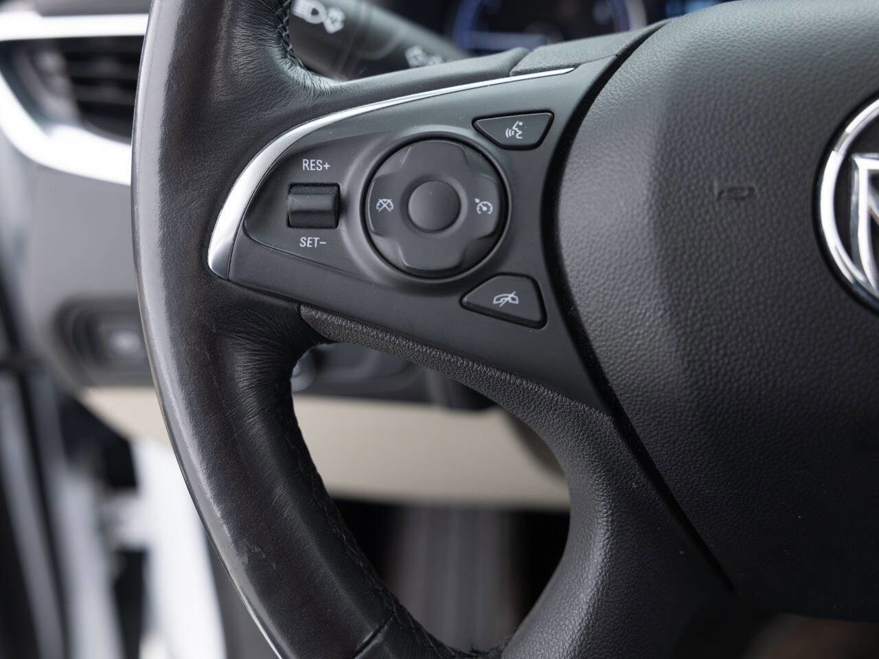Used 2019 Buick Enclave Essence AWD/4WD image 37