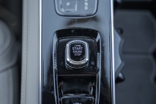 New 2026 Volvo XC90 B6 Plus w/ Protection Package Premier image 25