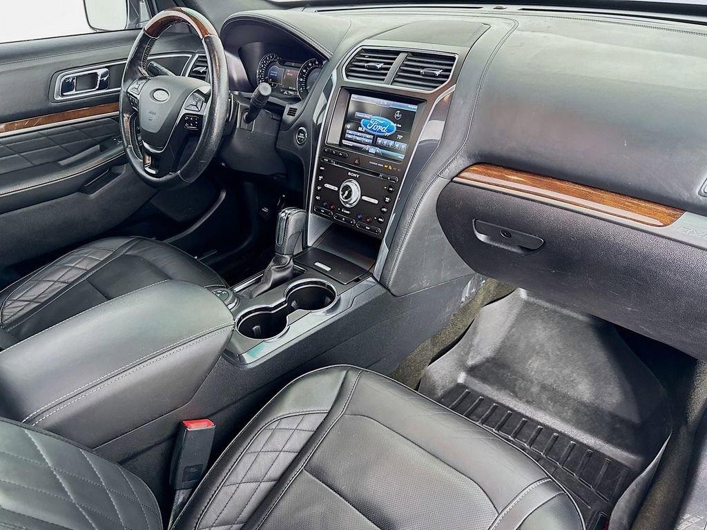 Used 2016 Ford Explorer Platinum AWD/4WD image 38