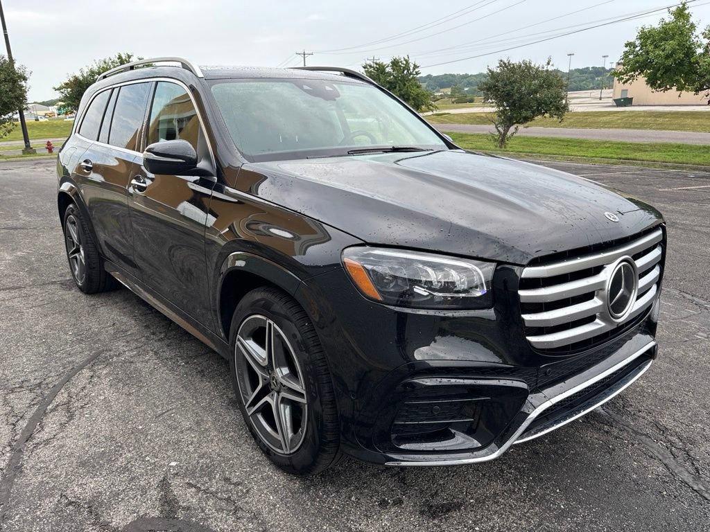 Used 2026 Mercedes-Benz GLS 450 4MATIC image 3