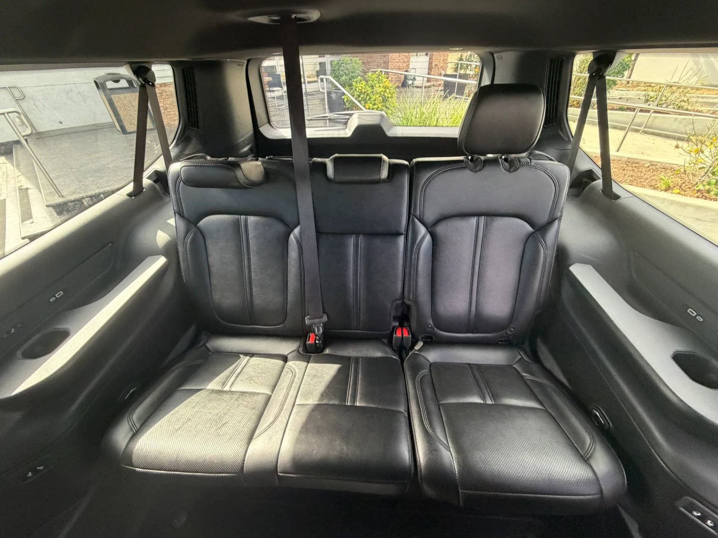 Used 2024 Jeep Wagoneer L Series II RWD image 33