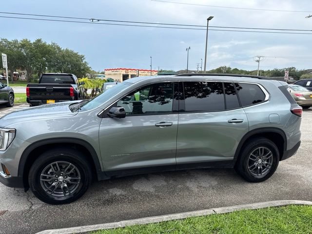 Used 2025 GMC Acadia Elevation FWD image 4