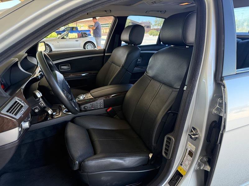 Used 2008 BMW 750i RWD image 13