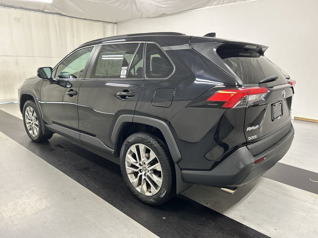 Used 2021 Toyota RAV4 XLE Premium AWD/4WD image 7