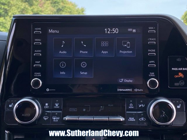 Used 2022 Toyota Highlander XLE AWD/4WD image 26