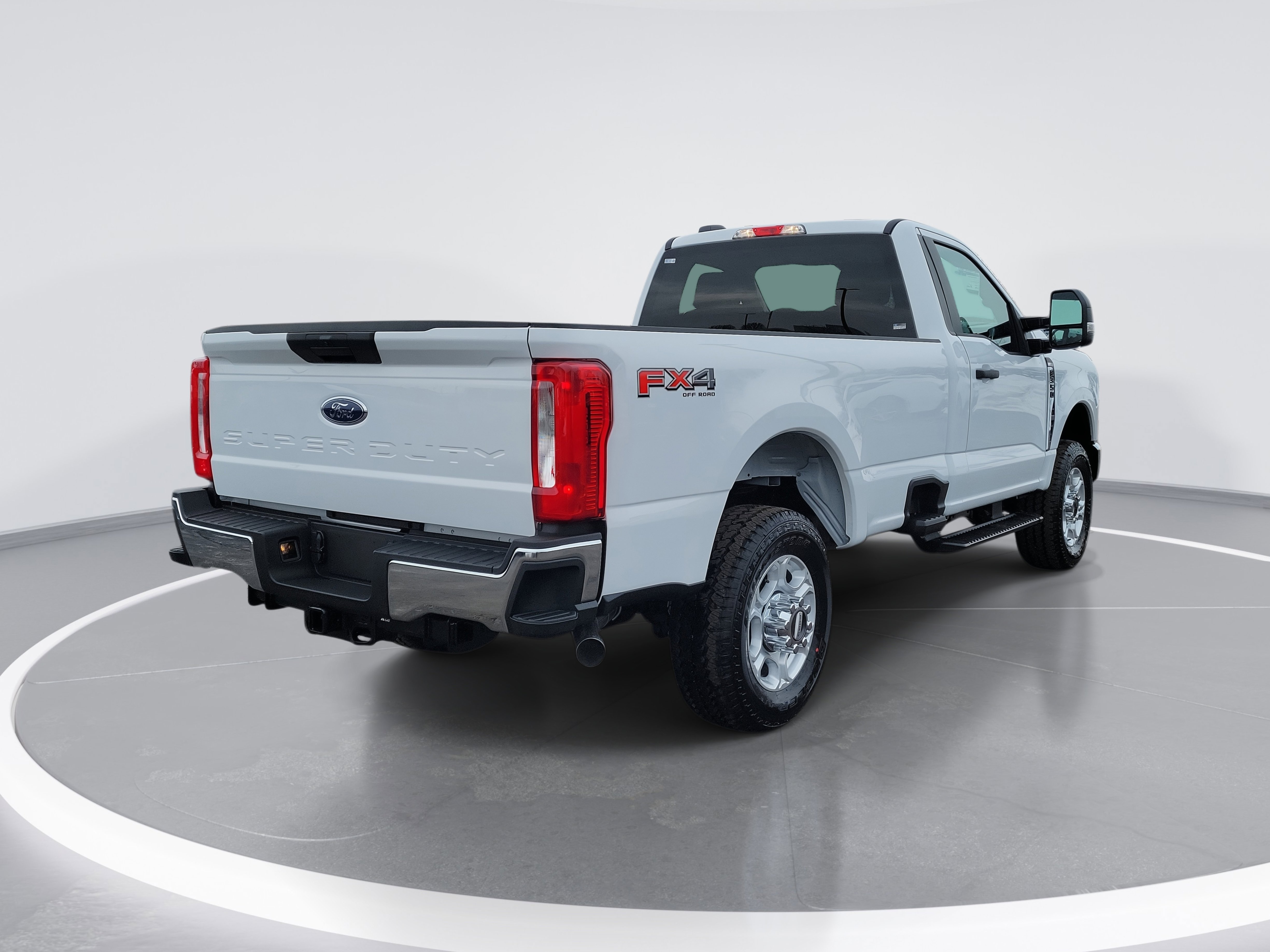 New 2026 Ford F350 XLT w/ FX4 Off-Road Package image 3