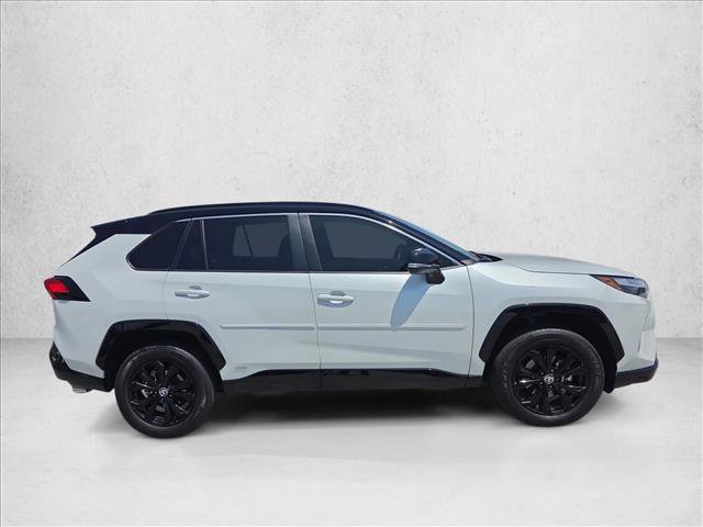 Used 2023 Toyota RAV4 XSE AWD/4WD image 4