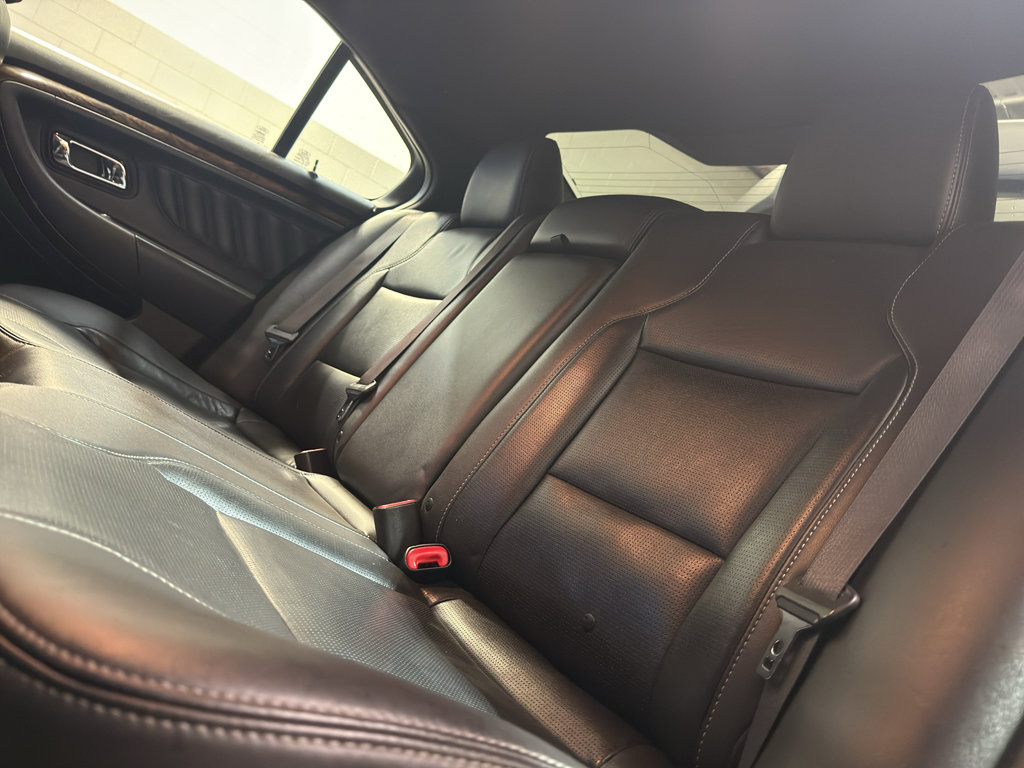 Used 2017 Ford Taurus Limited FWD image 30