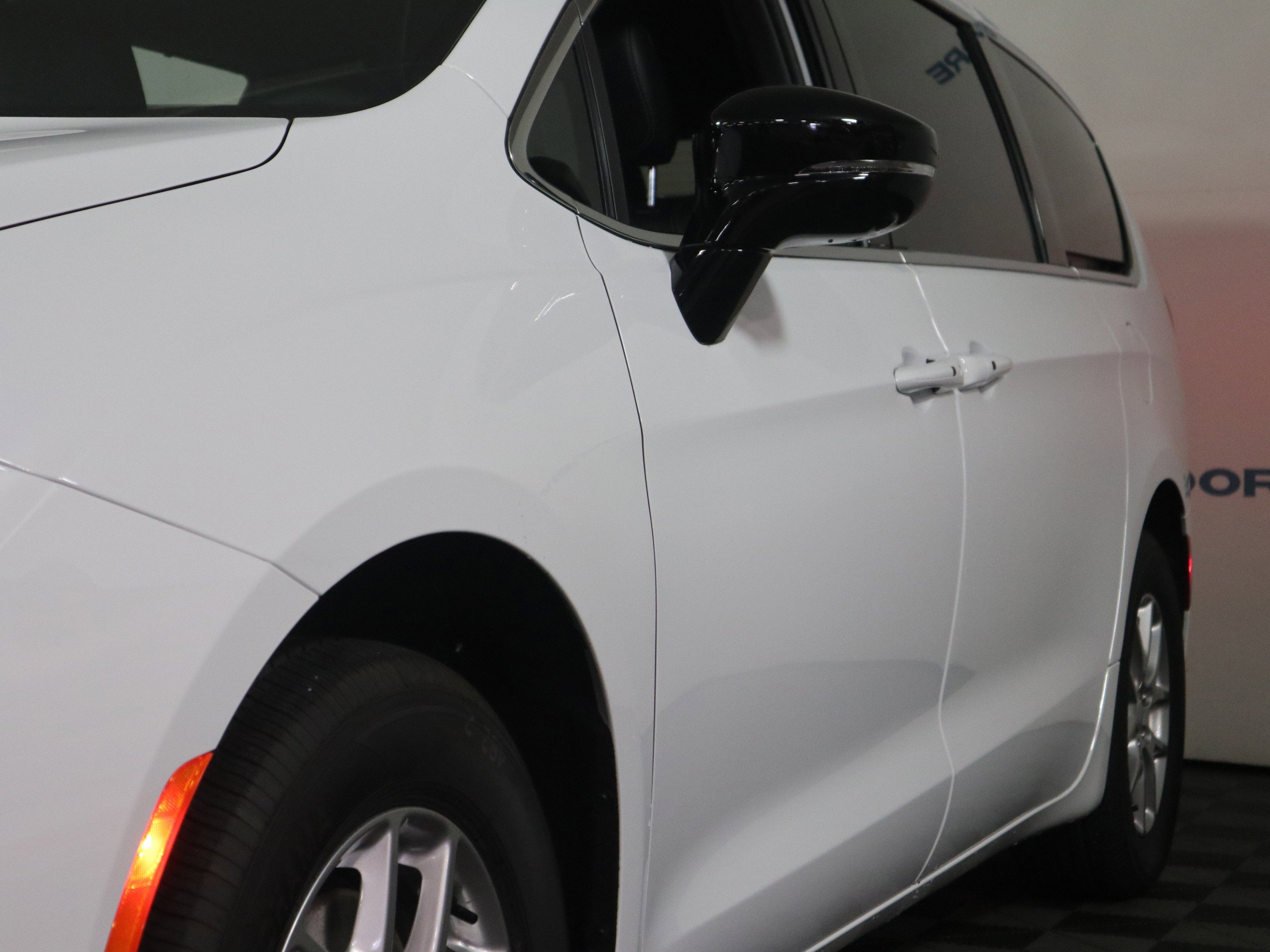 New 2026 Chrysler Pacifica Select image 11