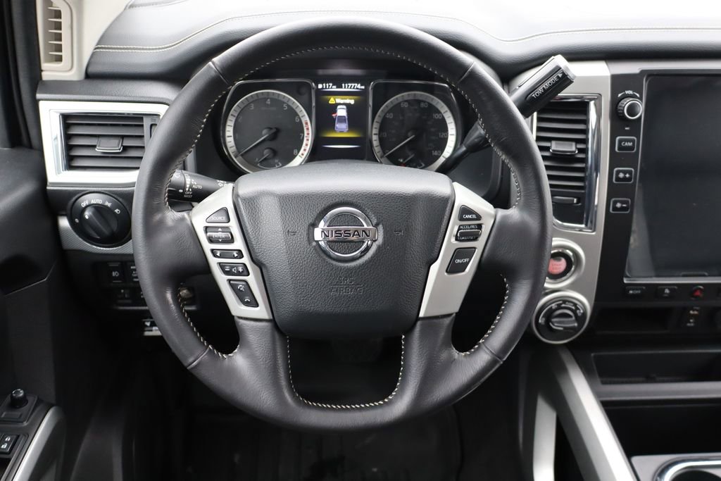 Used 2018 Nissan Titan PRO-4X image 18