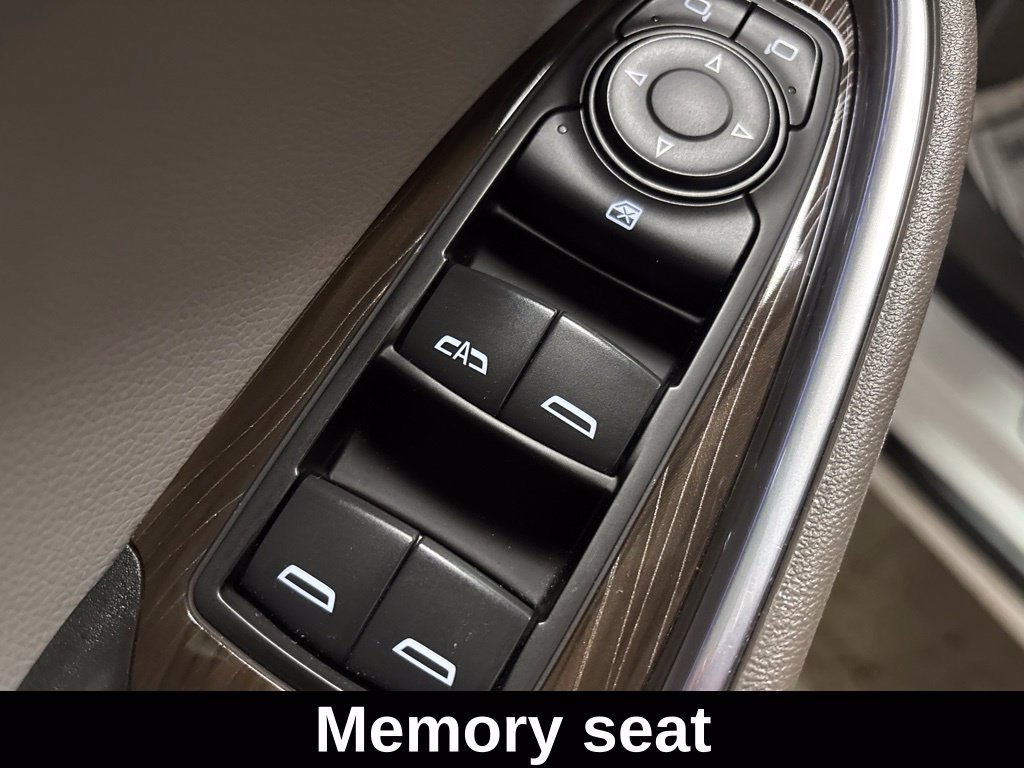 Used 2019 Chevrolet Malibu Premier w/ Sun and Wheel Package FWD image 14