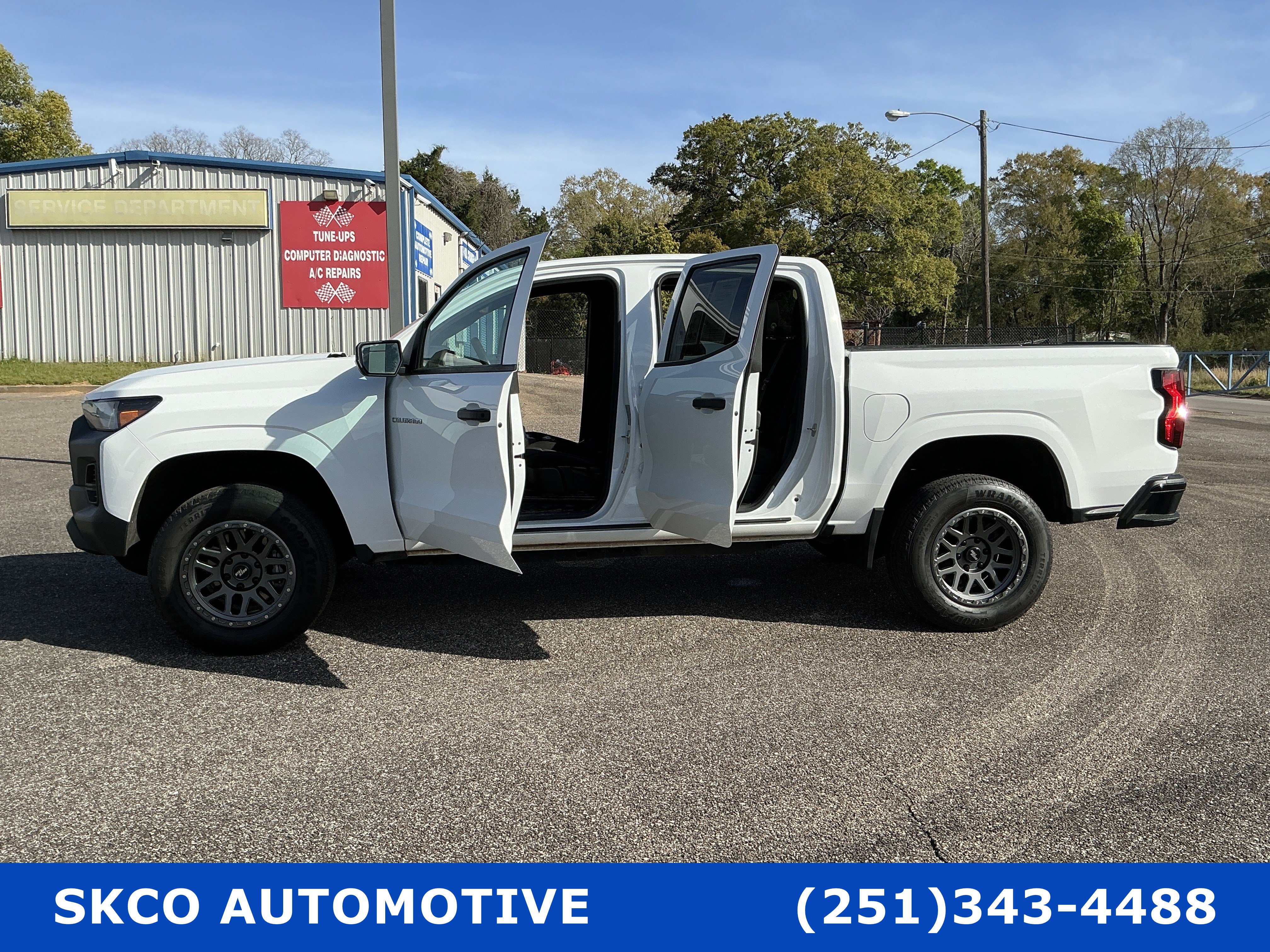 Used 2023 Chevrolet Colorado W/T RWD image 31