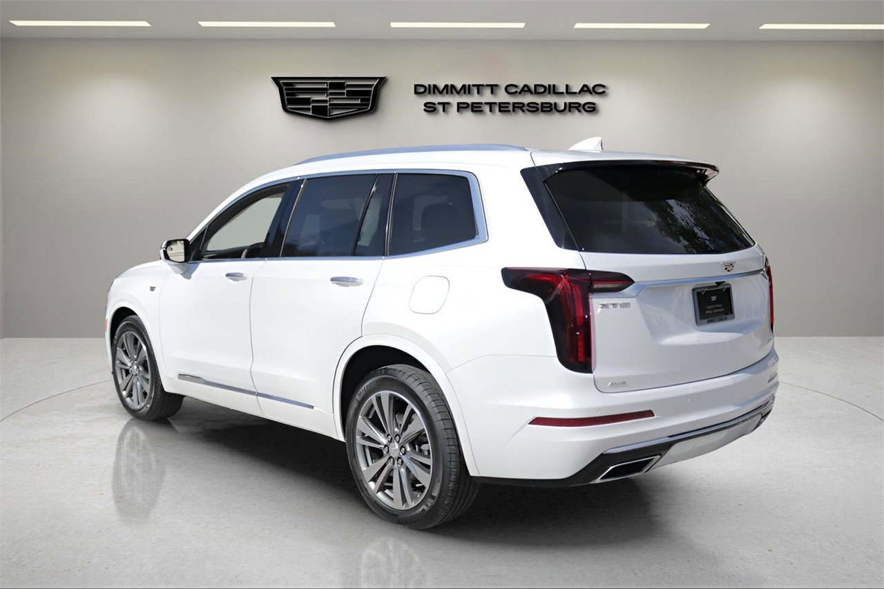 Certified 2021 Cadillac XT6 Premium Luxury image 3