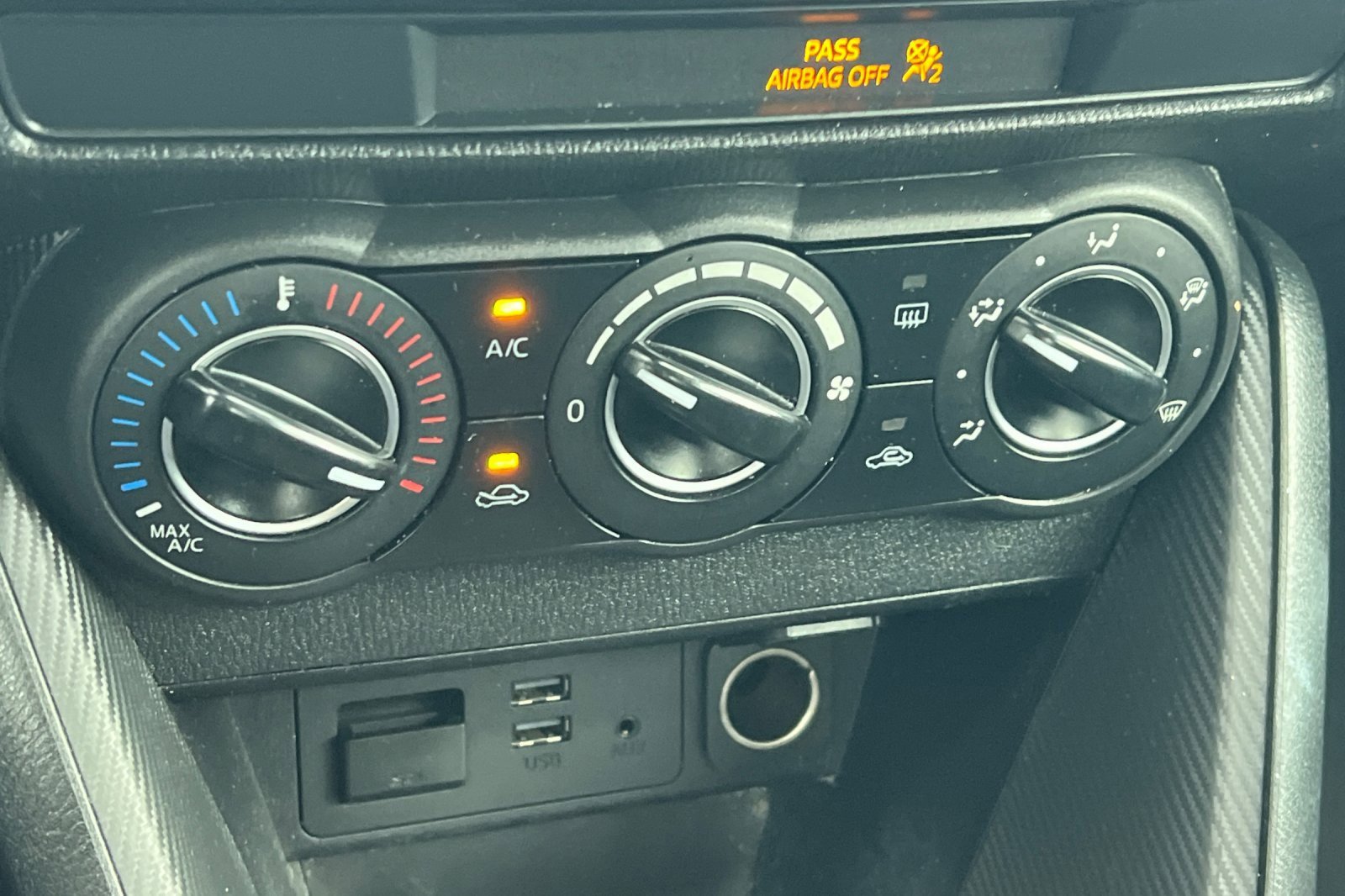 Used 2019 Toyota Yaris LE image 16