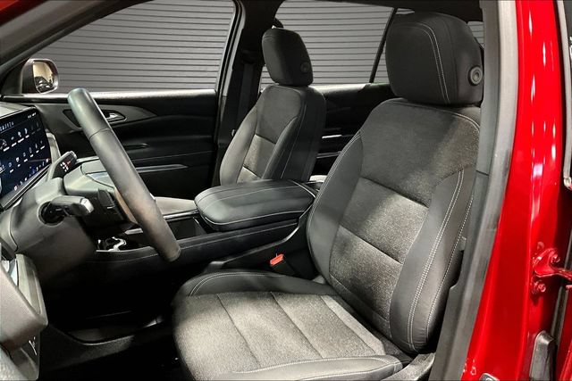 Certified 2025 Chevrolet Traverse LT FWD image 19