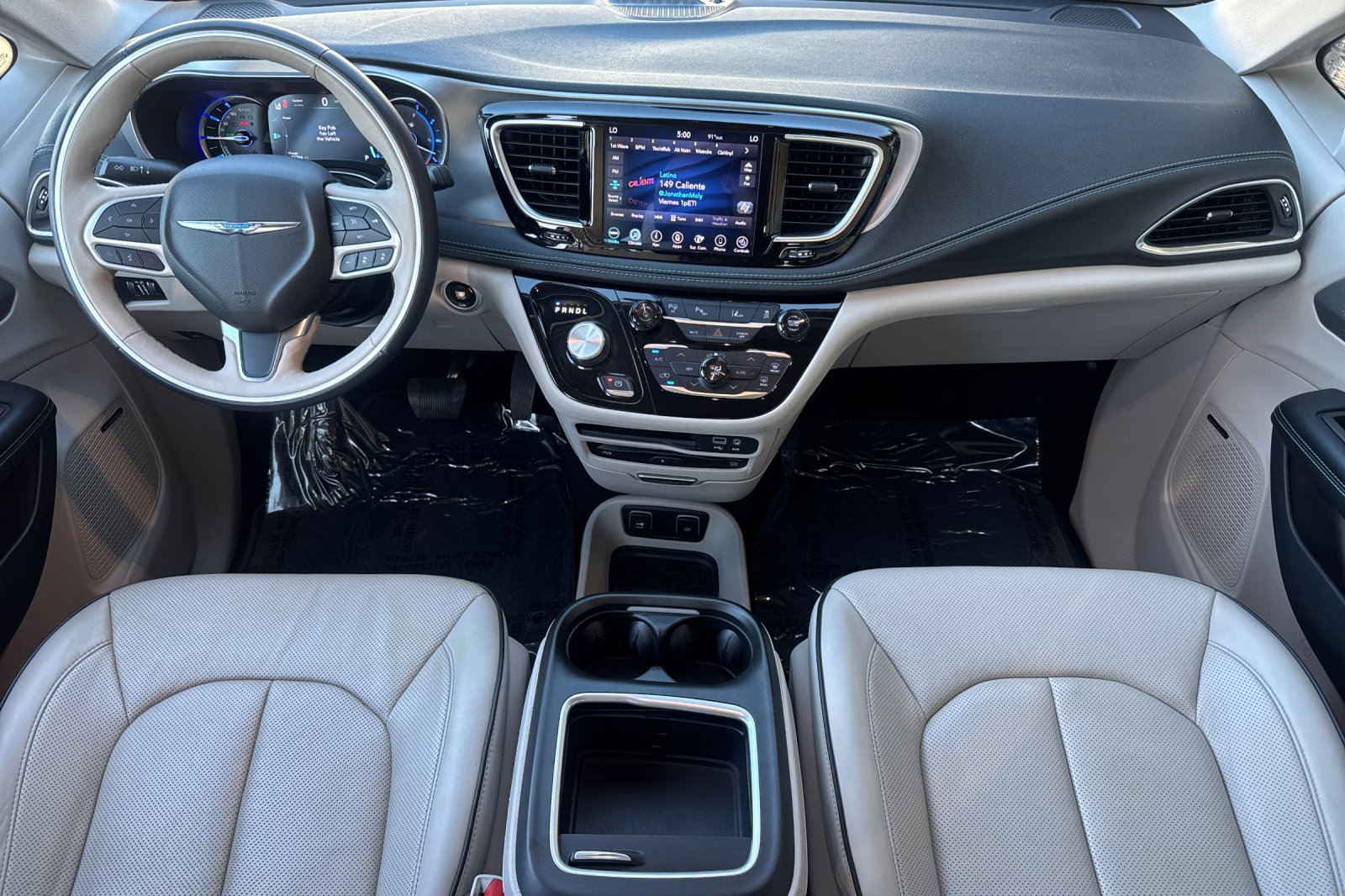 Used 2020 Chrysler Pacifica Limited w/ Advanced Safetytec Group FWD image 14