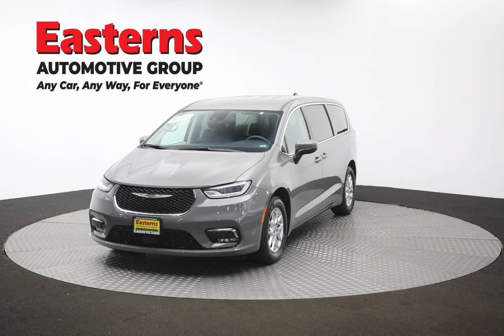 Used 2023 Chrysler Pacifica Touring-L FWD image 54