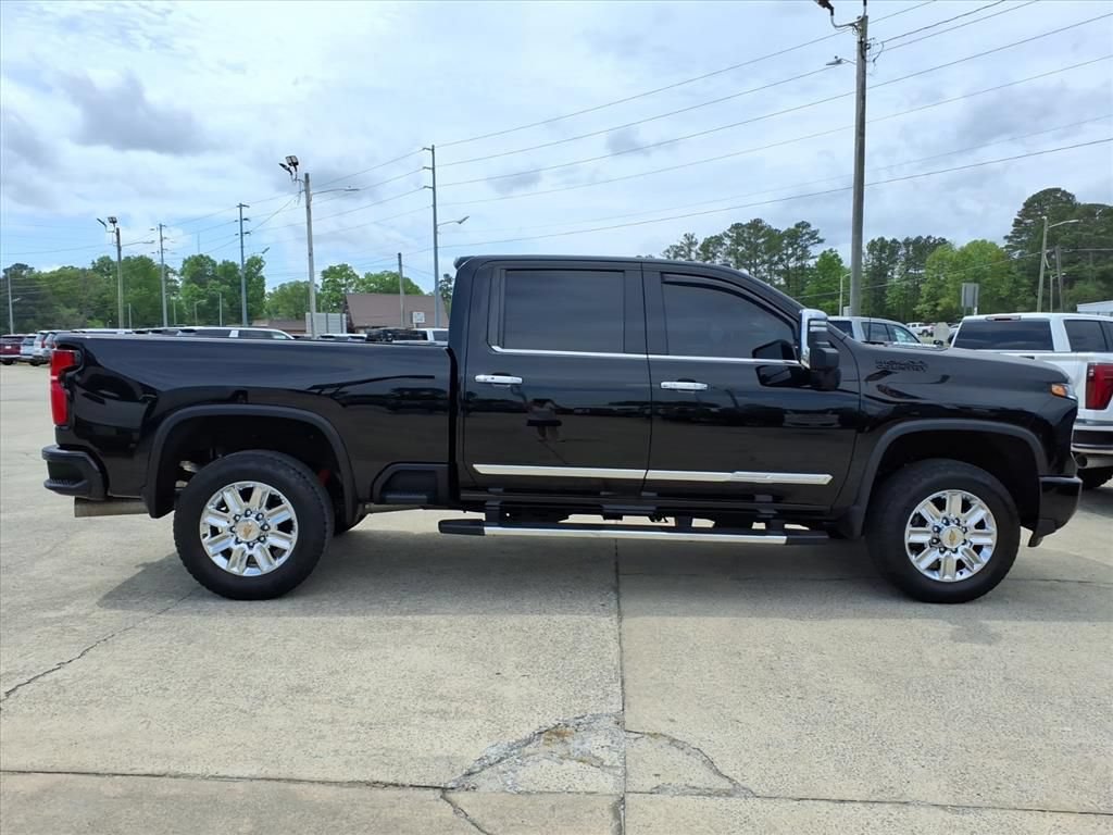 Used 2024 Chevrolet Silverado 3500 High Country w/ High Country Premium Package AWD/4WD image 8