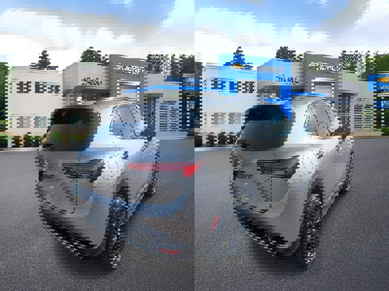 Used 2022 Buick Envision Essence w/ Technology Package II image 4