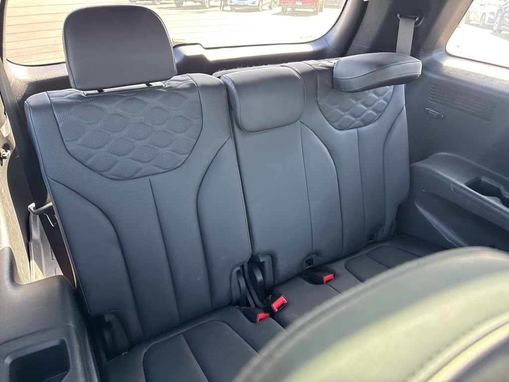Used 2022 Hyundai Palisade Calligraphy image 13