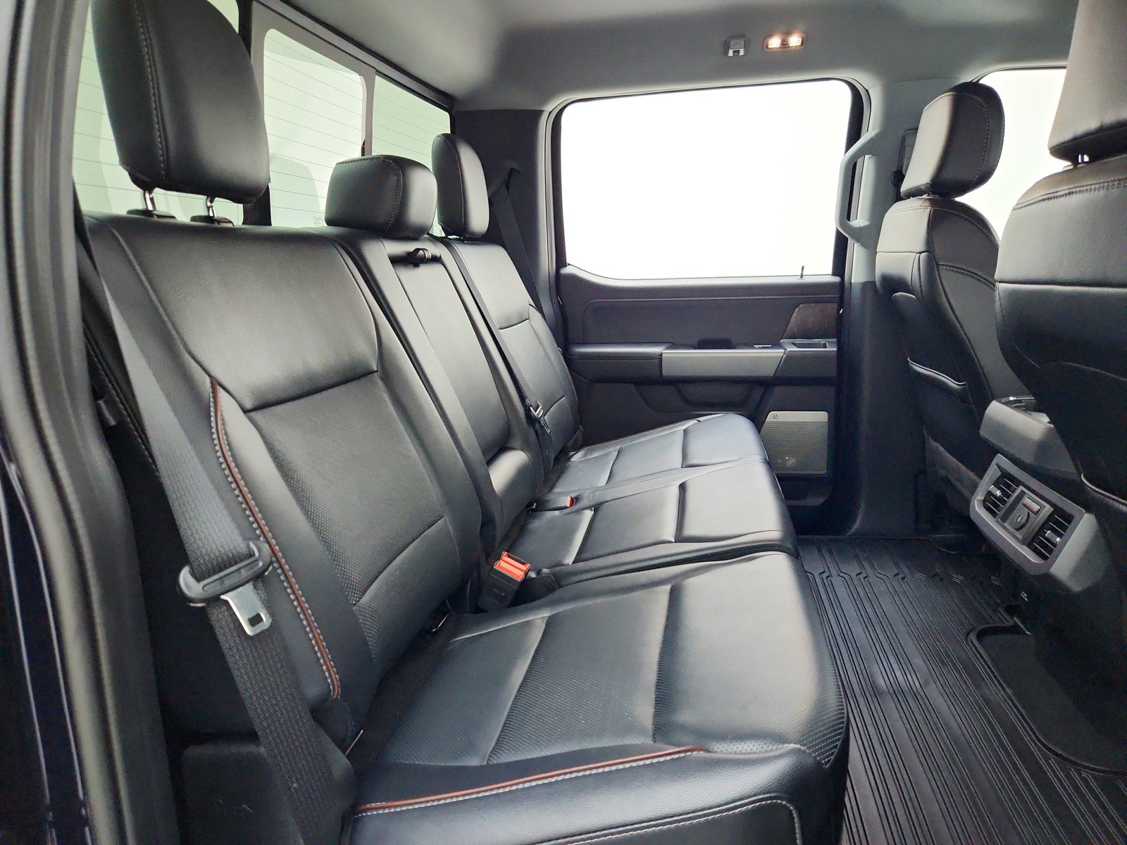Used 2023 Ford F250 Lariat w/ Sport Appearance Package AWD/4WD image 31