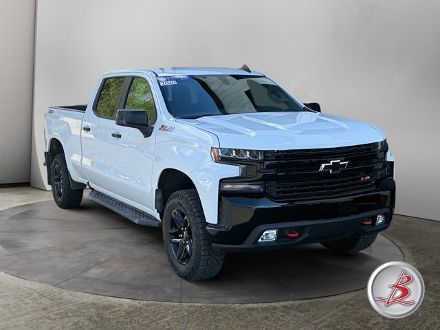 Used 2020 Chevrolet Silverado 1500 LT Trail Boss w/ Convenience Package AWD/4WD image 1