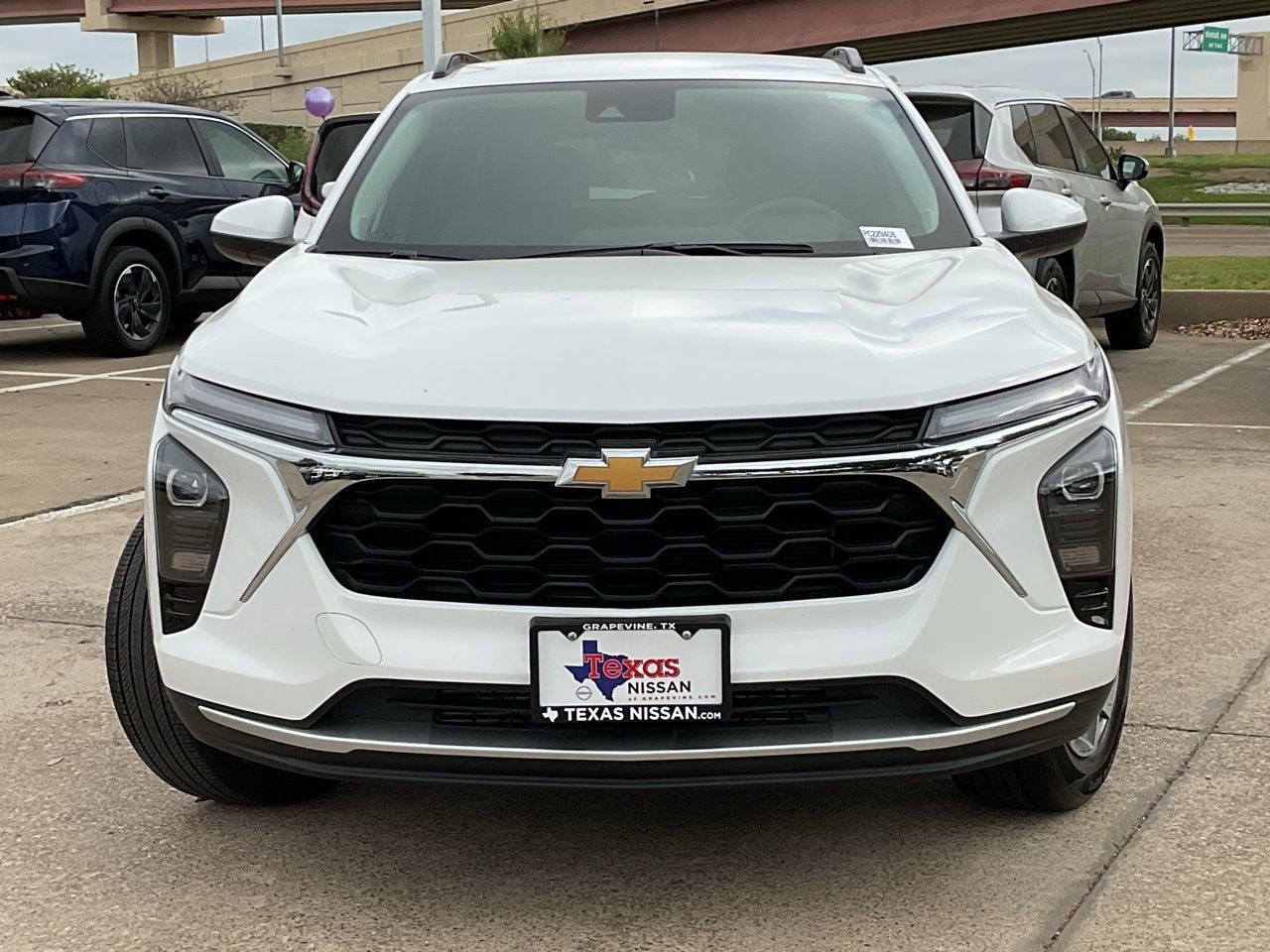 Used 2025 Chevrolet Trax LT image 3