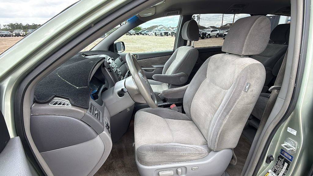 Used 2010 Toyota Sienna LE FWD image 13