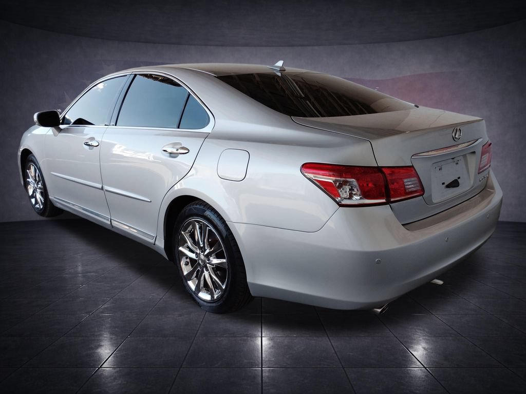 Used 2011 Lexus ES 350 w/ Preferred Accessory Package FWD image 3