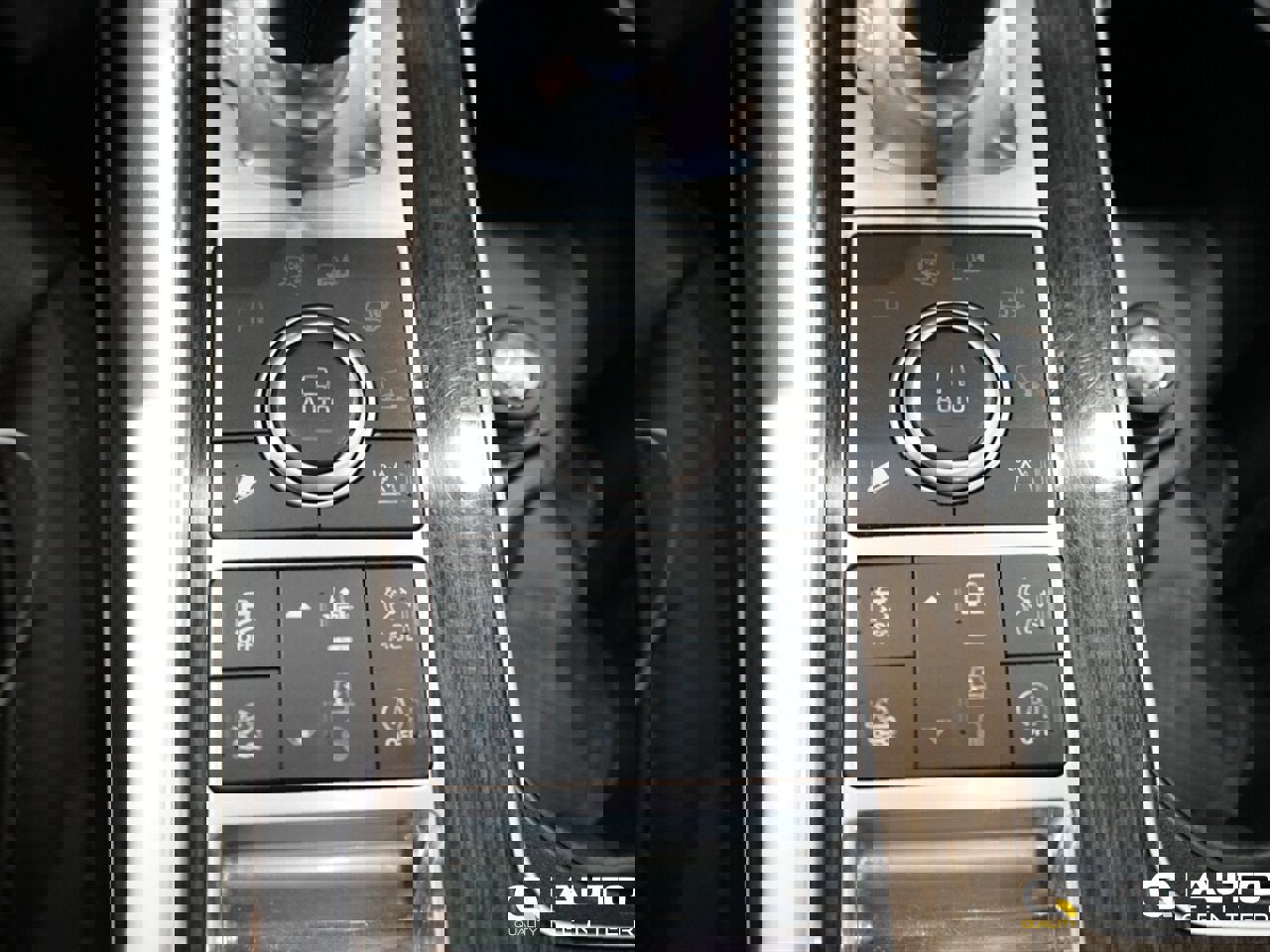 Used 2016 Land Rover Range Rover Sport HSE image 32