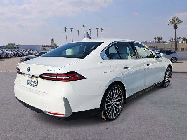 Used 2024 BMW 540i xDrive w/ Premium Package image 5