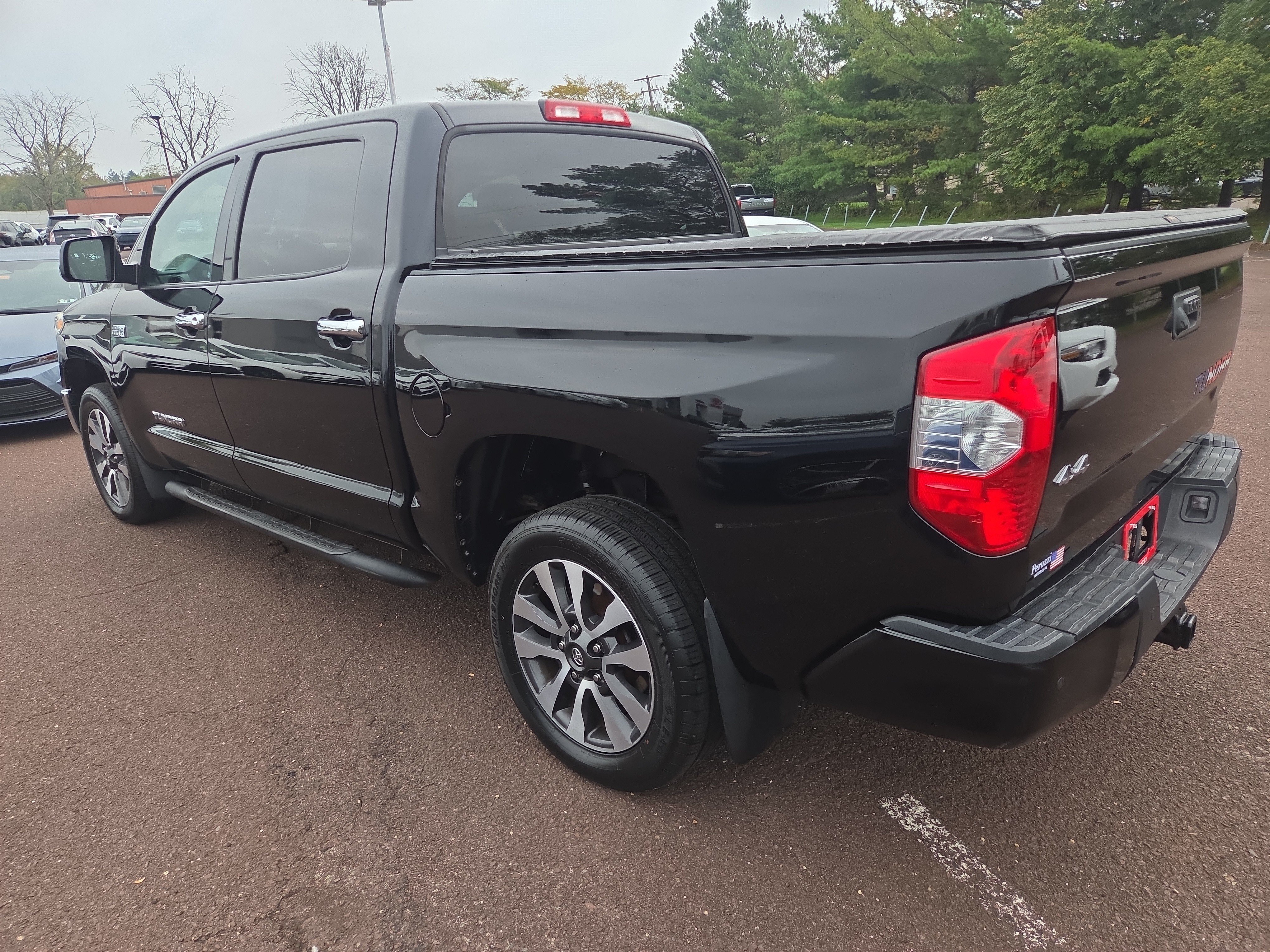Used 2018 Toyota Tundra Limited w/ Limited Premium Package AWD/4WD image 4