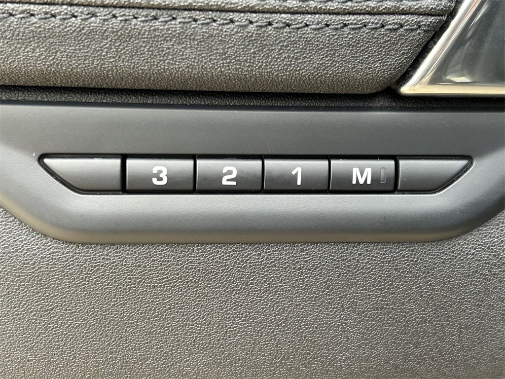 Used 2024 Land Rover Discovery Sport S image 30