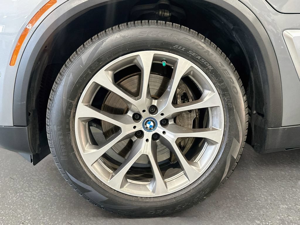 Used 2024 BMW X5 xDrive50e AWD/4WD image 33