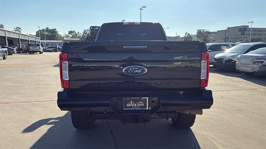 Used 2017 Ford F250 Lariat w/ FX4 Off-Road Package image 6