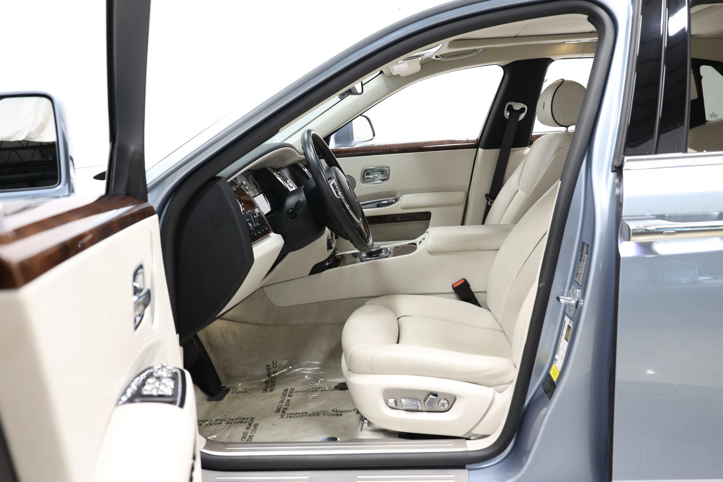 Used 2017 Rolls-Royce Ghost RWD image 16