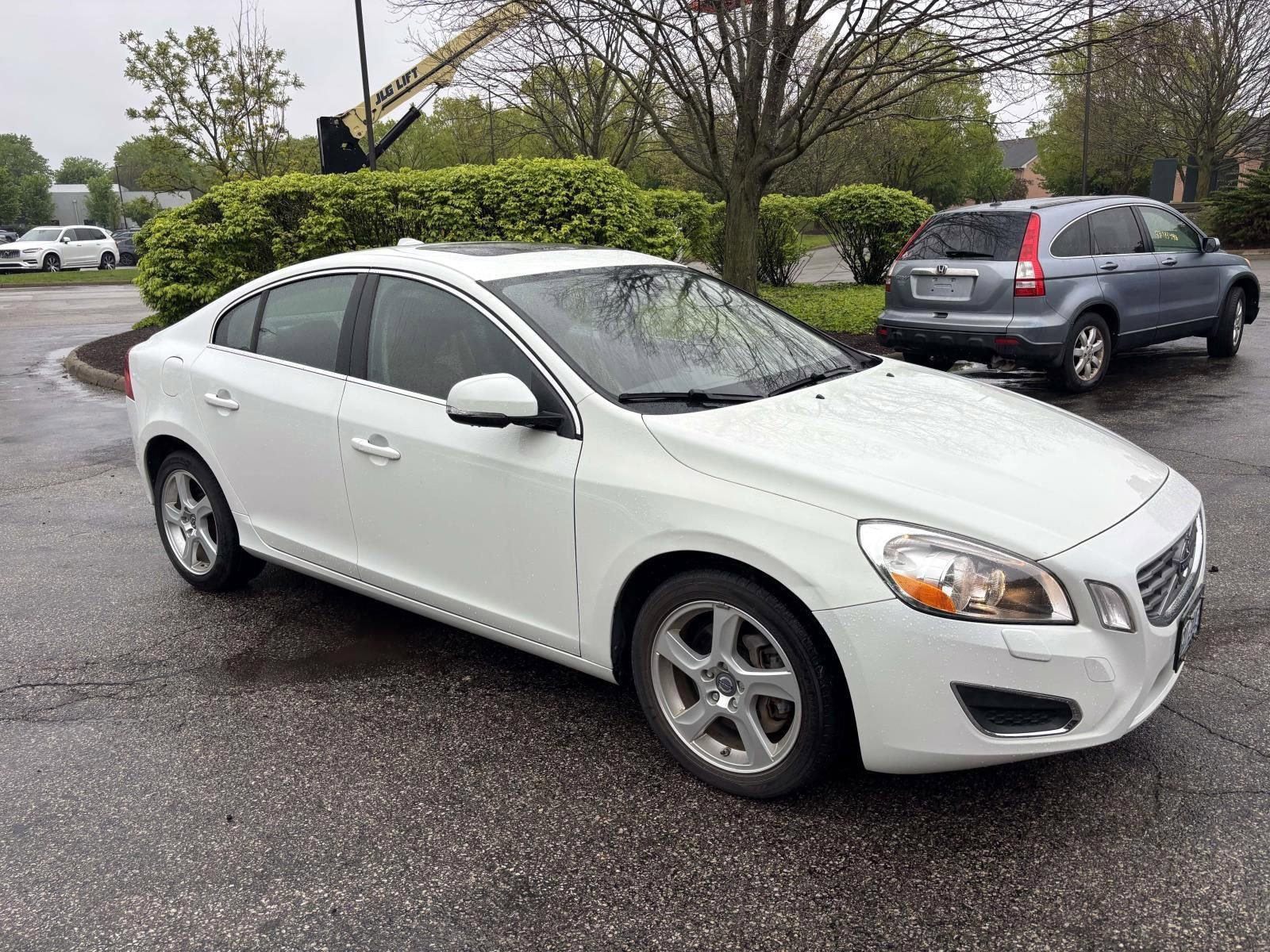Used 2012 Volvo S60 T5 FWD image 2