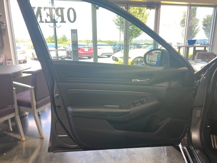 Used 2020 Nissan Altima 2.5 S FWD image 11