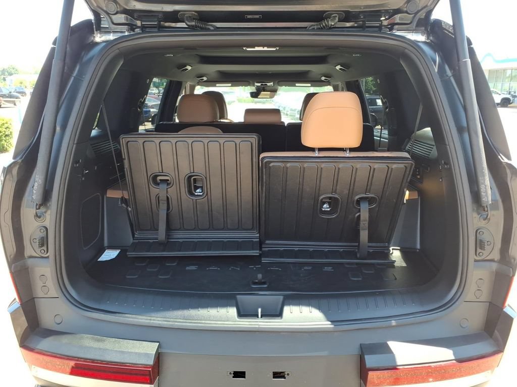 Used 2025 Hyundai Santa Fe Limited AWD/4WD image 25