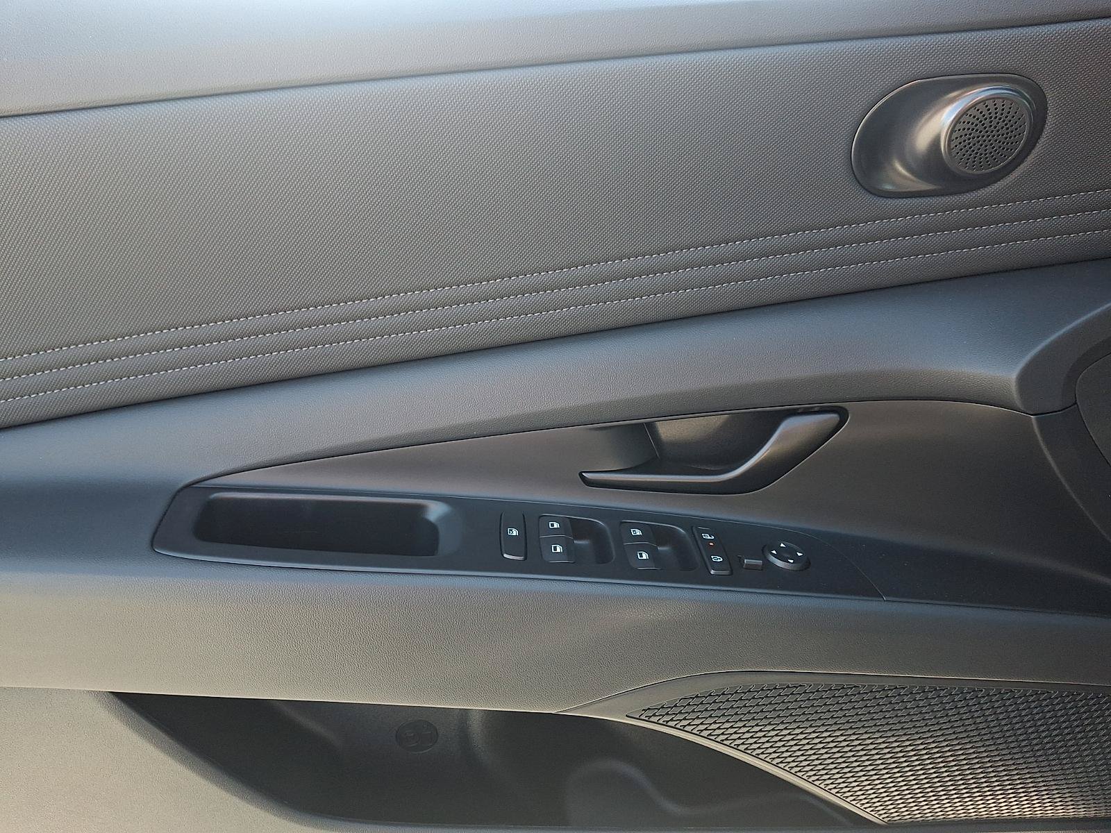 New 2026 Hyundai Elantra SEL Sport FWD image 8