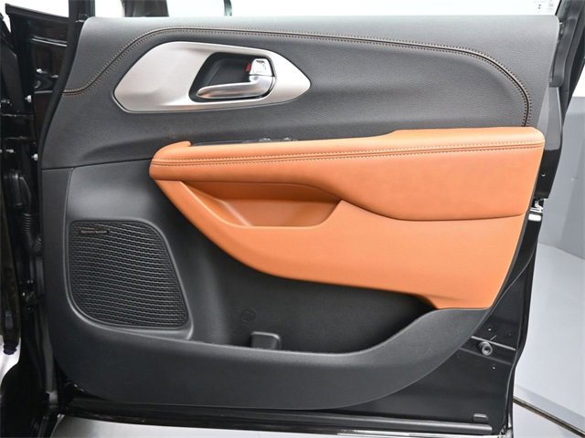 New 2026 Chrysler Pacifica Pinnacle image 20