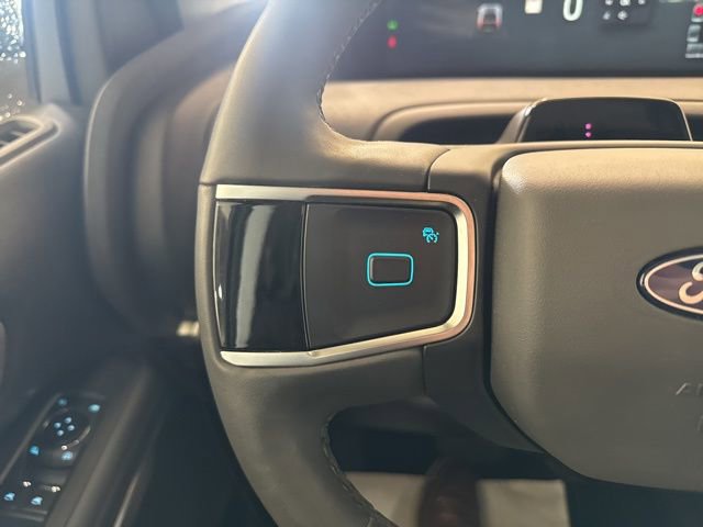 Used 2025 Ford Expedition Active AWD/4WD image 30