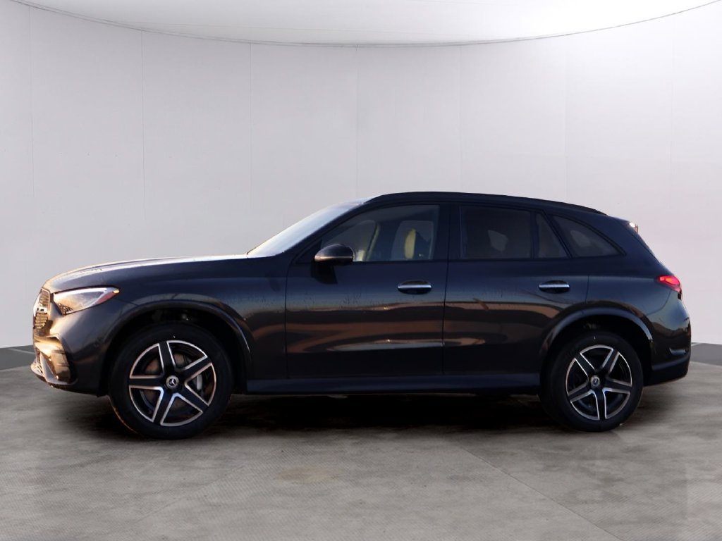 Used 2026 Mercedes-Benz GLC 300 4MATIC image 4