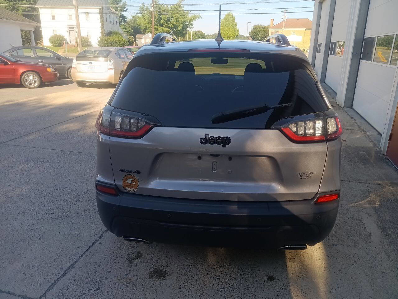 Used 2019 Jeep Cherokee Latitude Plus image 5