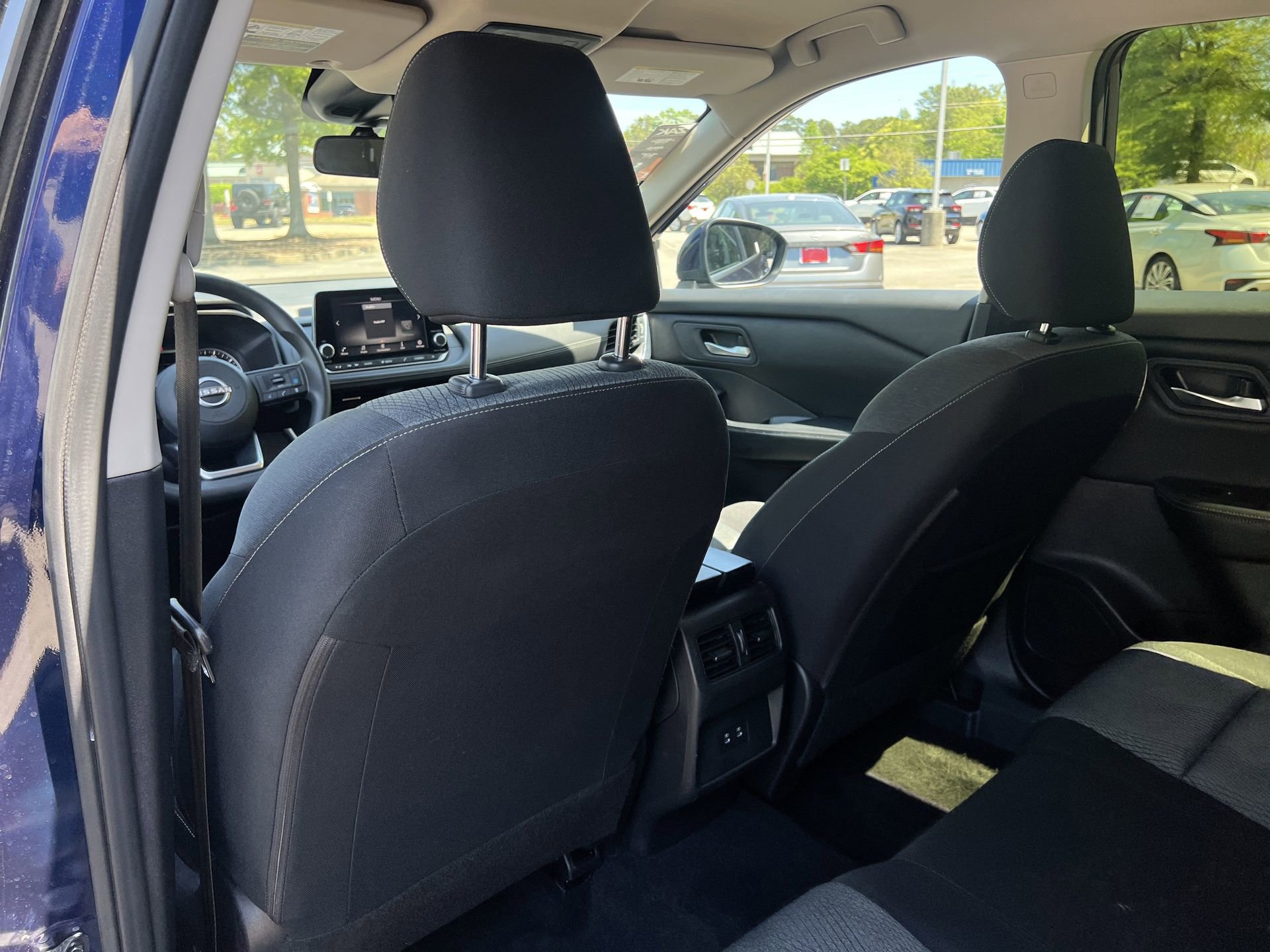 Used 2024 Nissan Rogue SV image 15