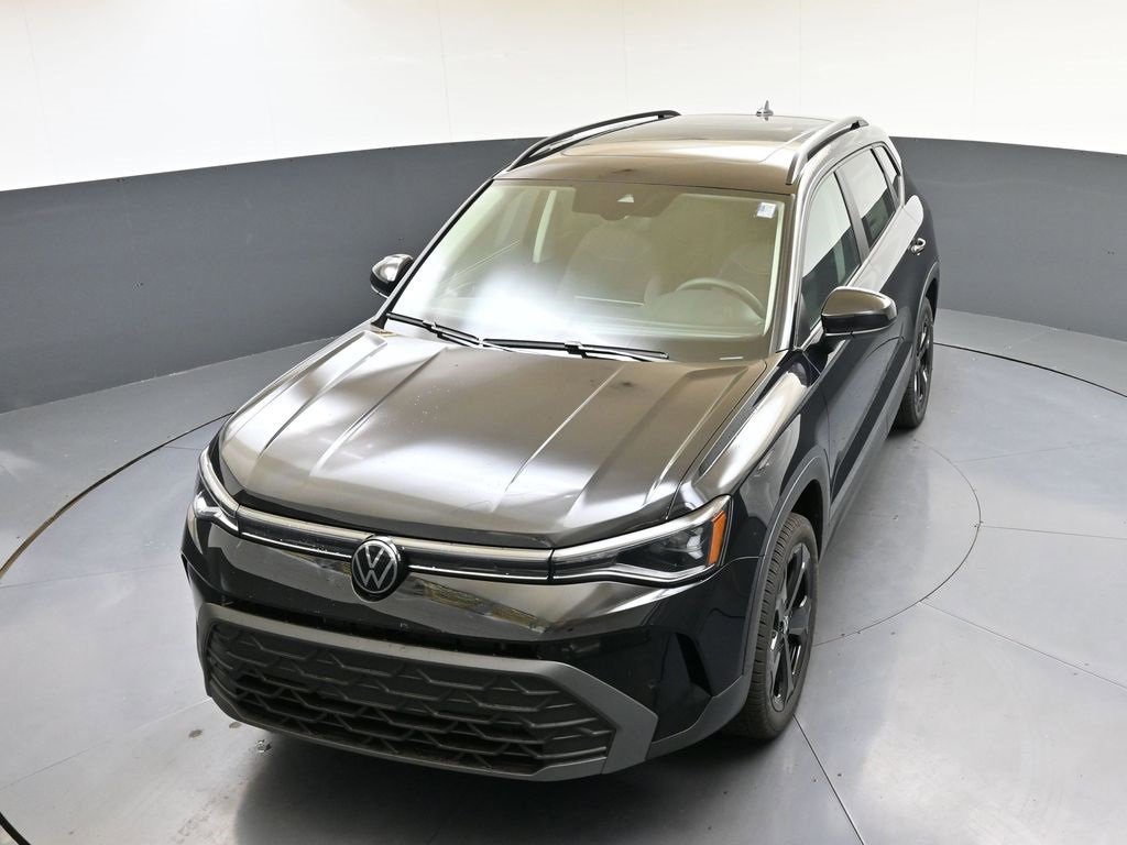 New 2025 Volkswagen Taos SE image 44