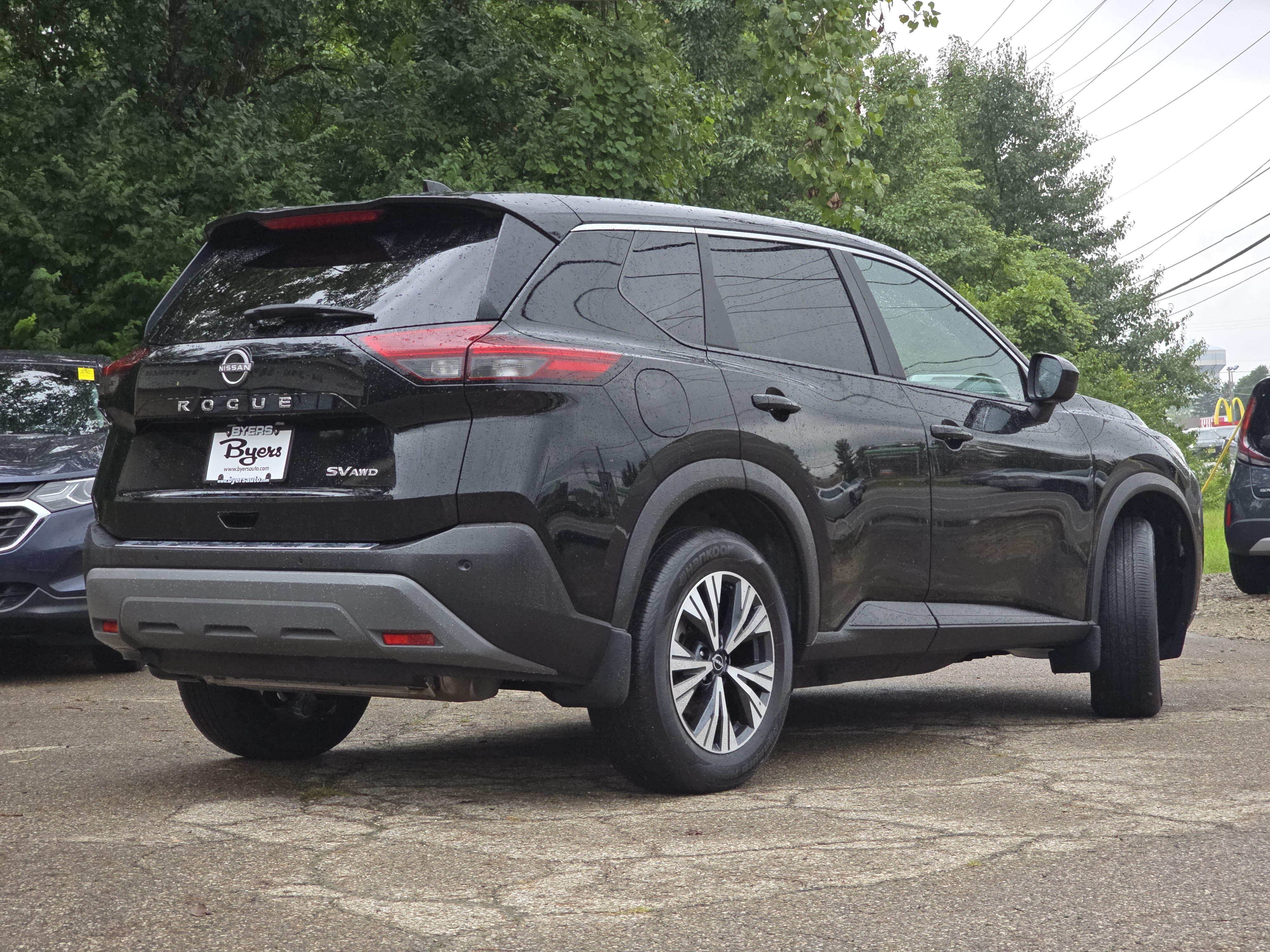 Used 2023 Nissan Rogue SV AWD/4WD image 7