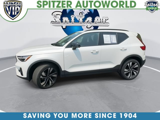 Used 2024 Volvo XC40 B5 Plus w/ Protection Package Premier AWD/4WD image 4