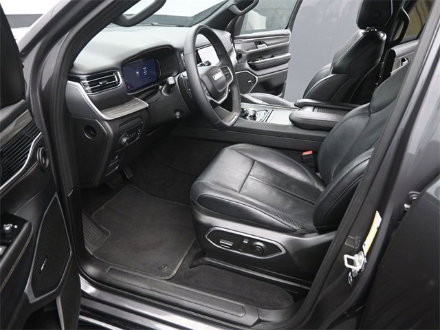 Used 2024 Jeep Wagoneer L Series II w/ Flexible Seating Group image 9