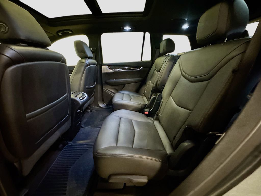 Used 2020 Cadillac XT6 Premium Luxury image 32